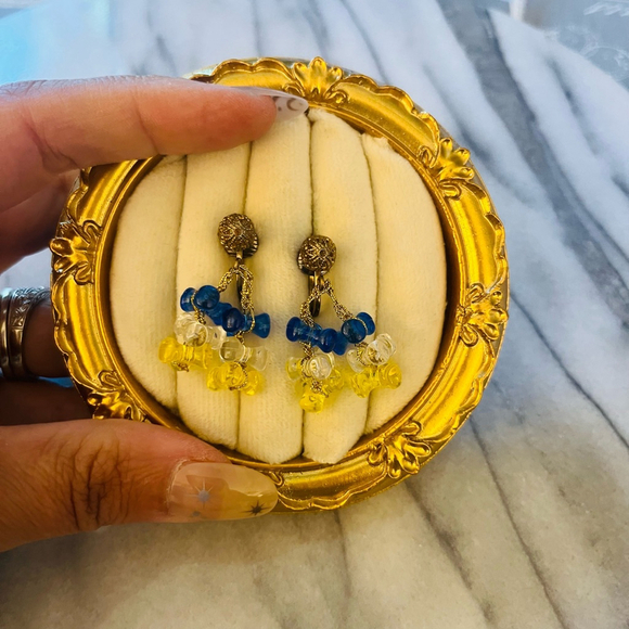 Groovy Vintage Beaded Earring Blue and Yellow Acrylic Dangle Drop Clip On - Picture 1 of 5